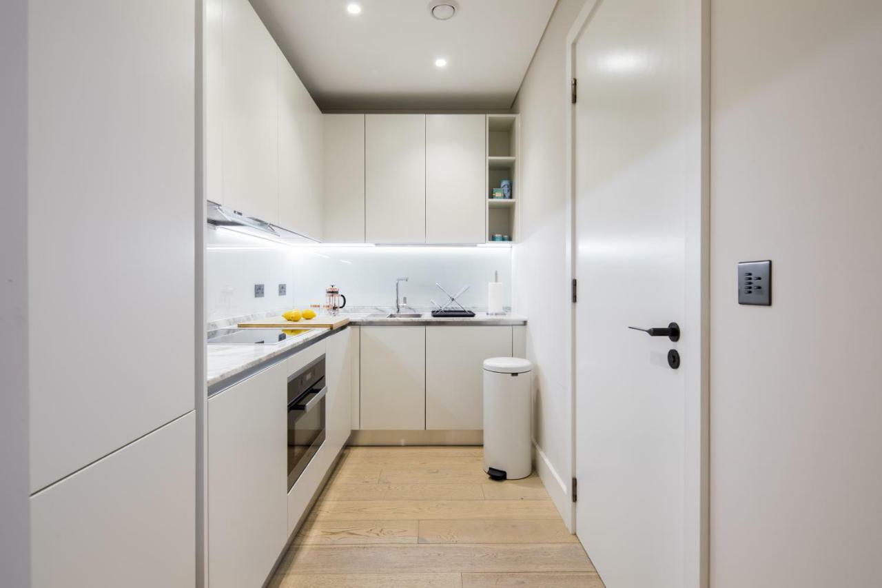 Apartment Vi Castle Lane London