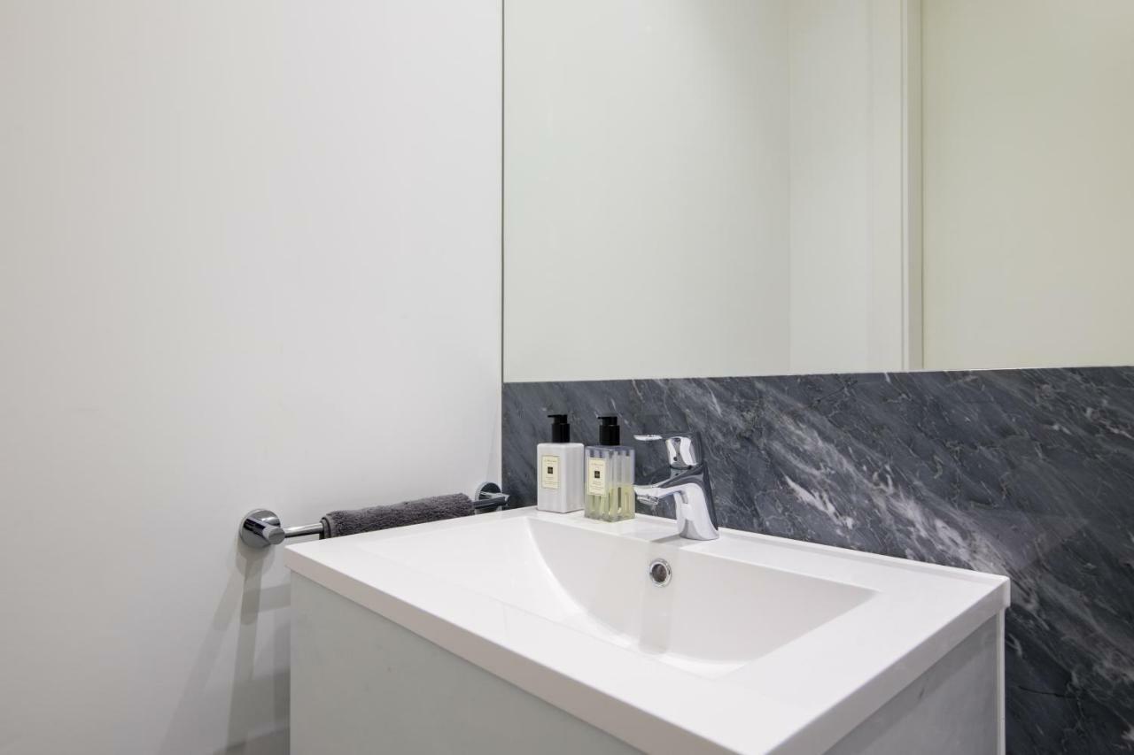 Vi Castle Lane Apartment London